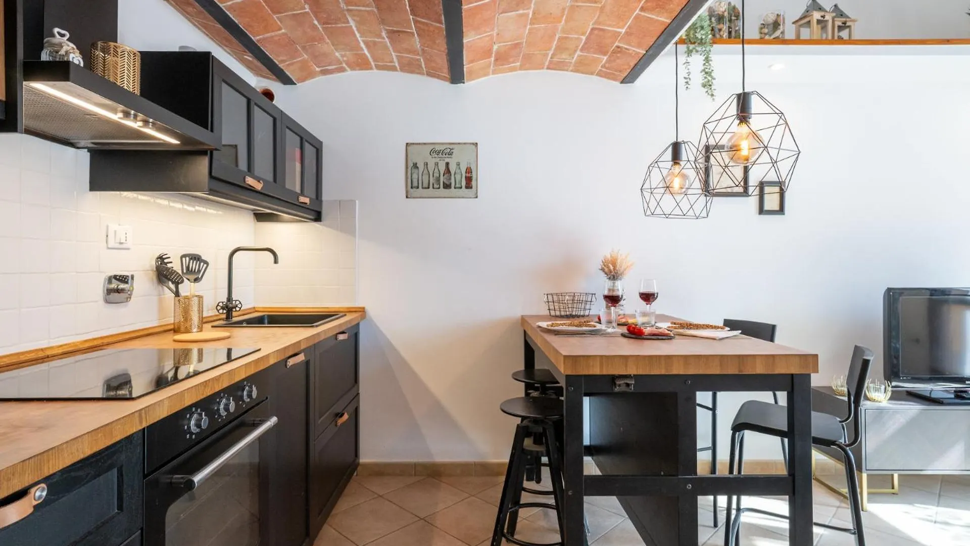 Rustic&Chic Loft By Pleiades Home Cecina  0*, Cecina (Livorno) Italy