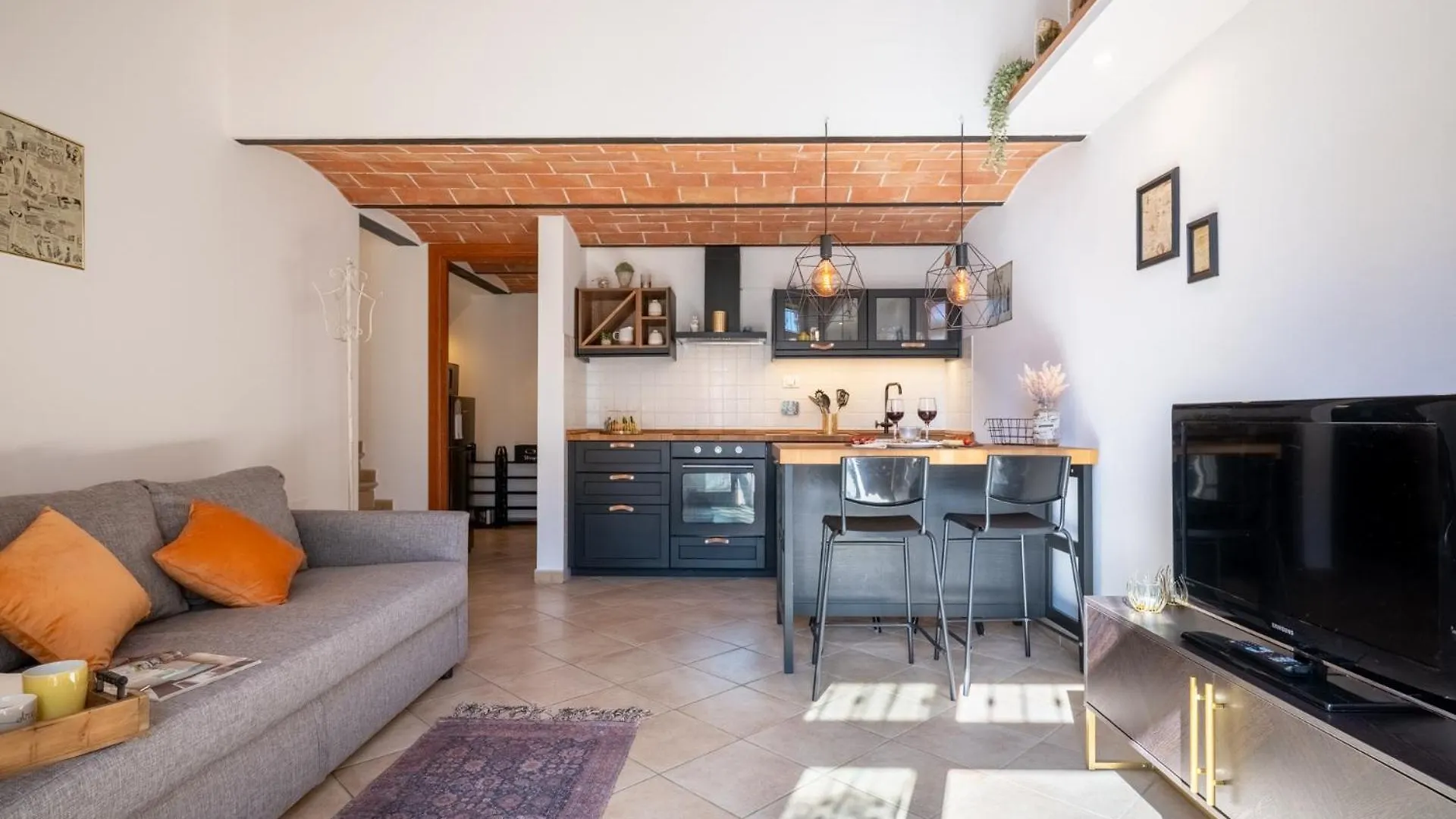 Rustic&Chic Loft By Pleiades Home Cecina  0*, Cecina (Livorno) Italy