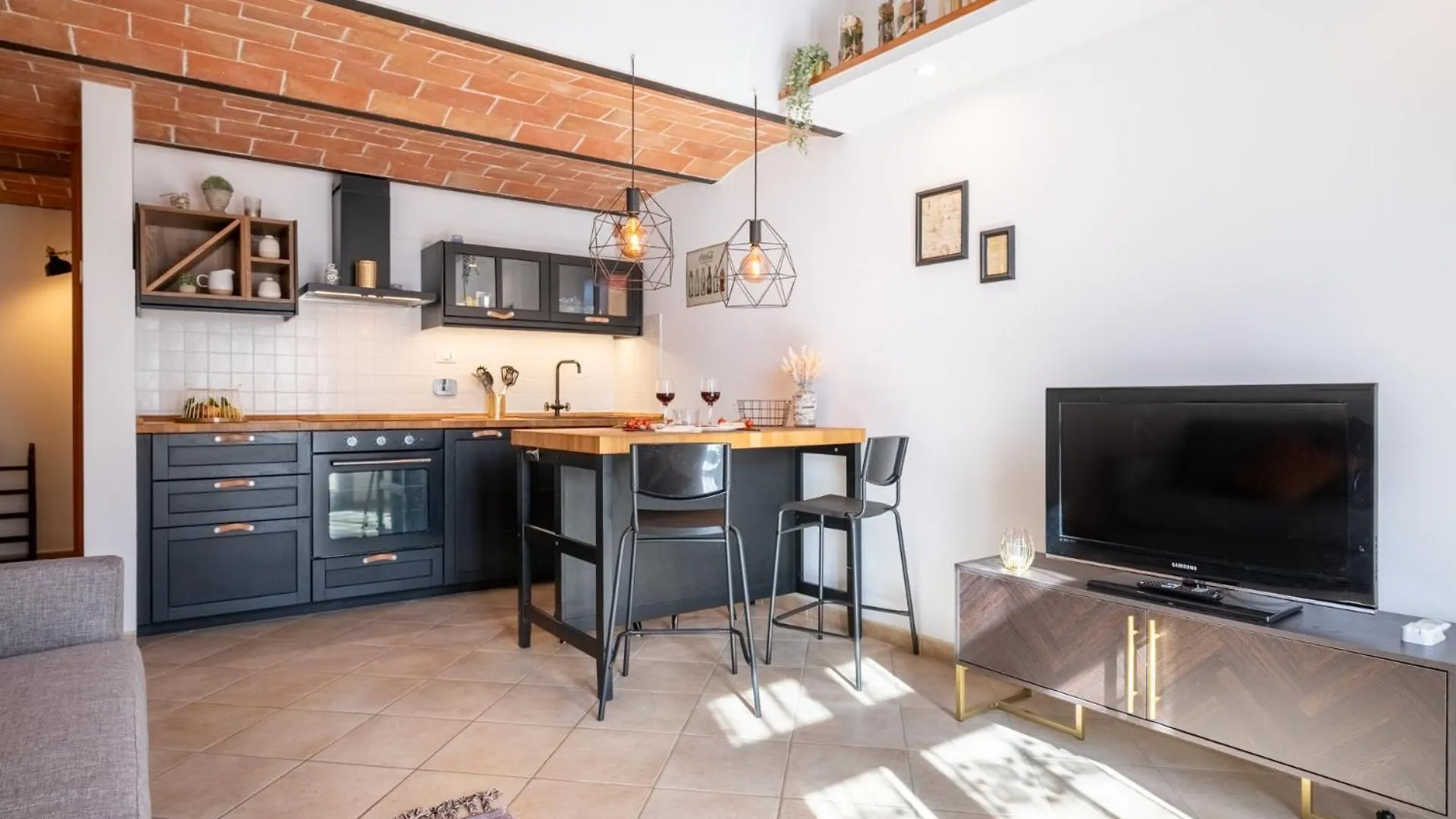 Rustic&Chic Loft By Pleiades Home Cecina